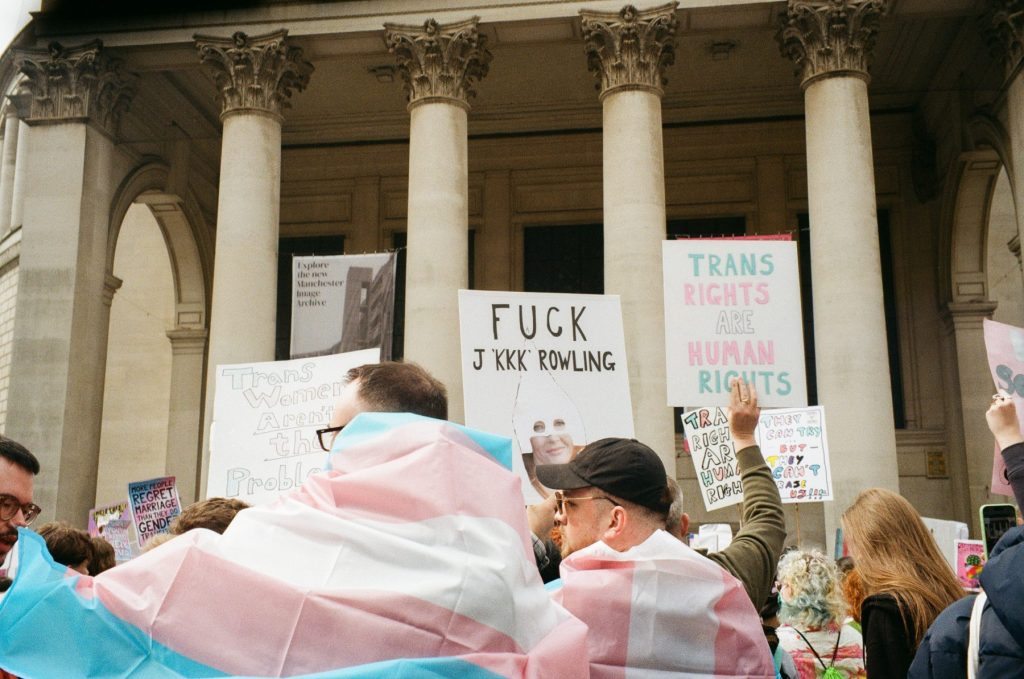 Lens of Becoming: A Queer Journey Through the Eyes of Photographer Cansu (they/them)