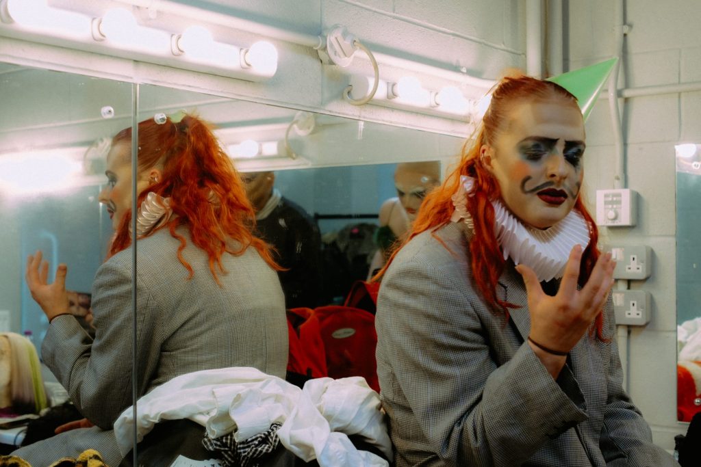 Lens of Becoming: A Queer Journey Through the Eyes of Photographer Cansu (they/them)